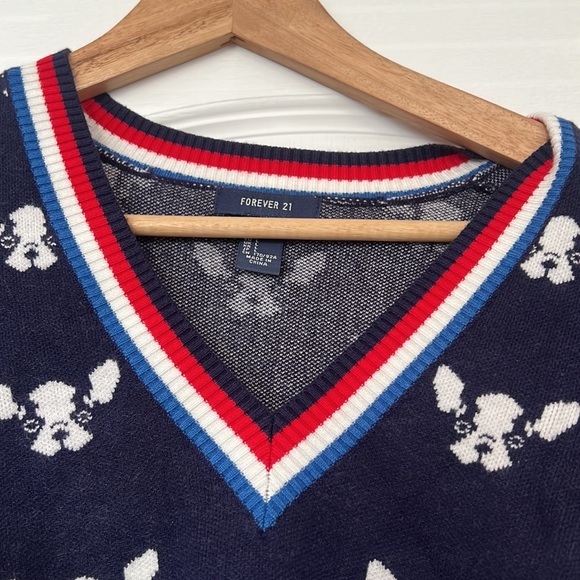 French bulldog pattern V-neck sweater - Picture 8 of 8